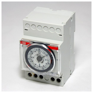 Реле времени суточное AT3 ABB (2CSM204225R0601)